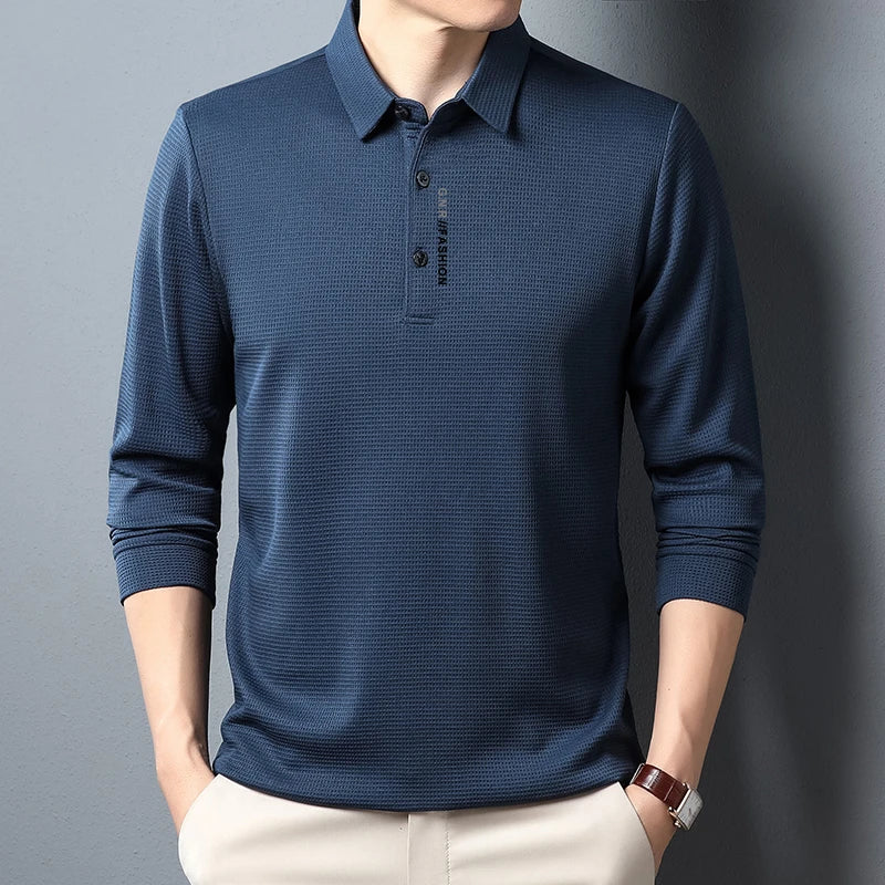 Polo Homme Manches Longues Texture Gaufrée Waffle Col Reversé Lettres Imprimées Casual Tendance – Top Polo Texturé Élégant Streetwear | Mode Homme Premium