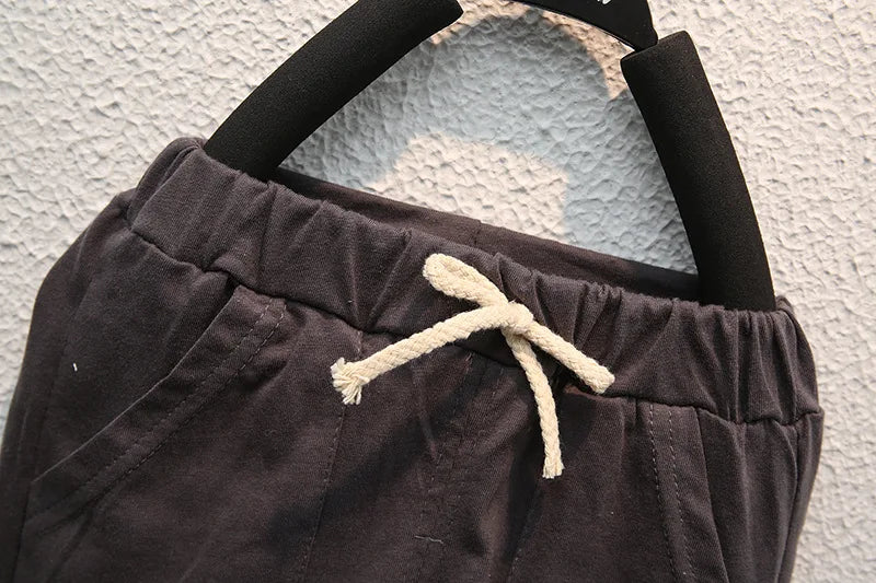 Ensemble 2 Pièces Bébé Garçon Été T-Shirt Imprimé Lettres + Short Cargo Coton – Tenue Fashion Infant