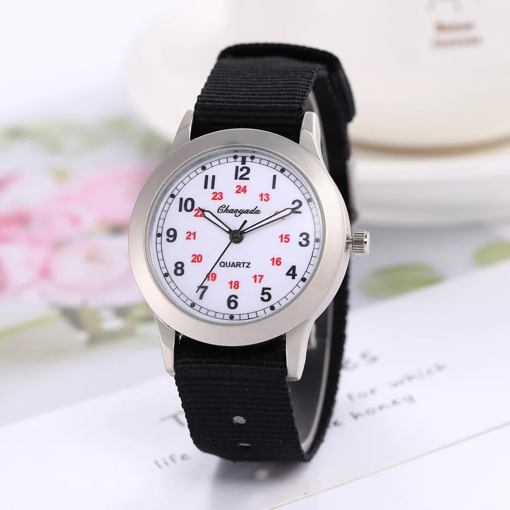 Montre Enfant UTHAI CQ26 Sport Quartz – Fille Garçon Lumineuse Étanche Cadeau