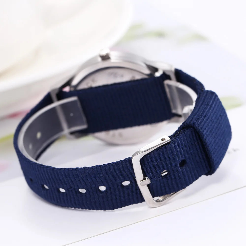 Montre Enfant UTHAI CQ26 Sport Quartz – Fille Garçon Lumineuse Étanche Cadeau