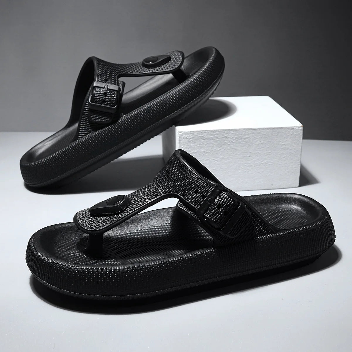Tongs EVA Comwarm Homme Plage Légères 2025 – Semelle Douce Non-Slip Slides Maison
