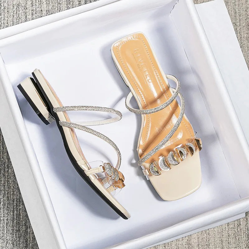 Sandales Femme Style Coréen – Détail Métal Élégant | Bout Ouvert Plat Été 2026