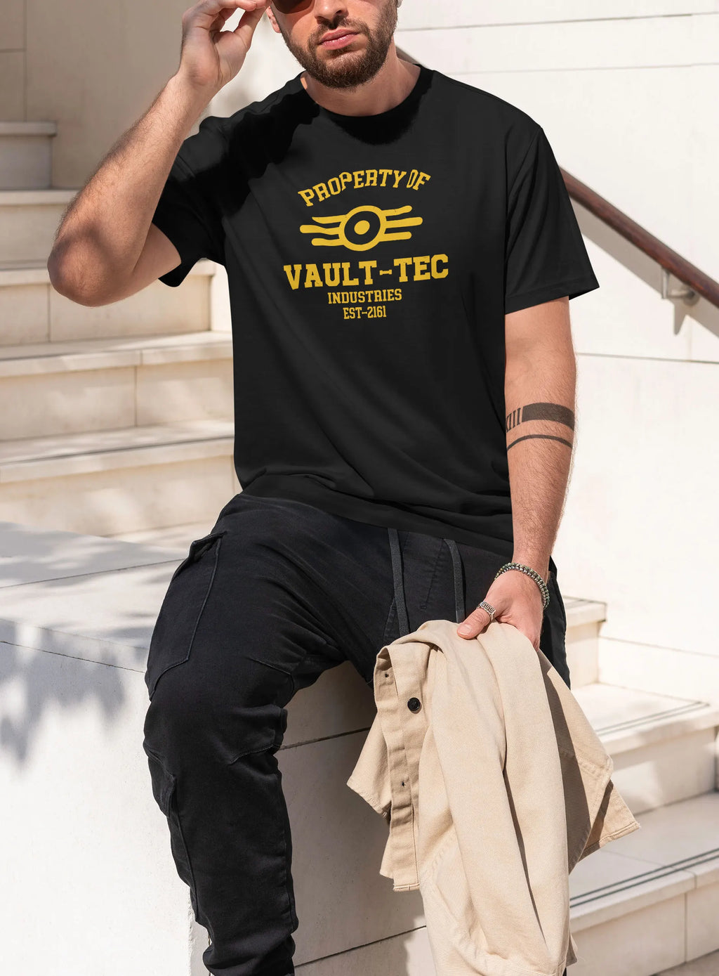 Unisex Baumwoll-T-Shirt Vault-Tec Grafik Streetwear Casual – Gaming Fallout Fan Art T-Shirt für Männer & Frauen | Geek Pop Culture Mode