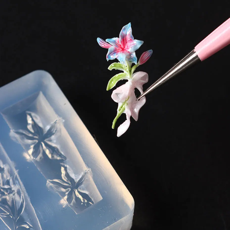 3D-Nailartform „Elegante Lilie“ – Blumen-Stamping im koreanischen Frühlings-Sommer-Stil