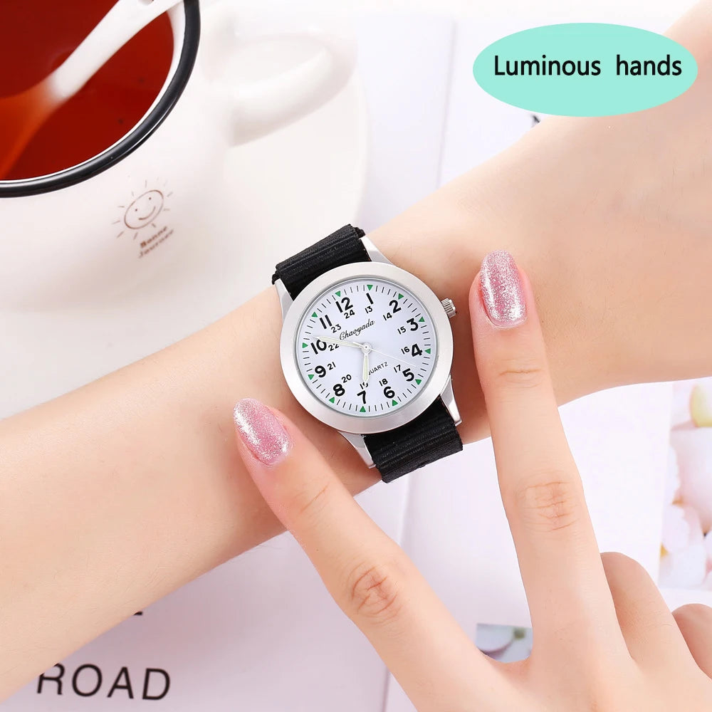 Montre Enfant UTHAI CQ26 Sport Quartz – Fille Garçon Lumineuse Étanche Cadeau