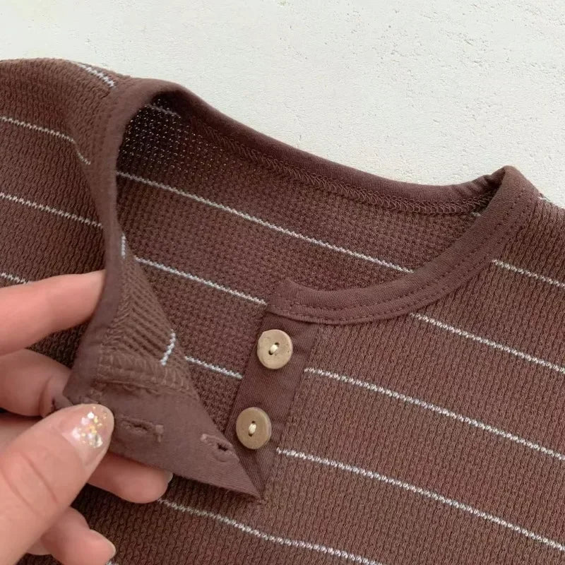 Ensemble 2 Pièces Bébé T-Shirt + Short Rayures Style Sportswear – Tenue Été Garçon Fille Douce