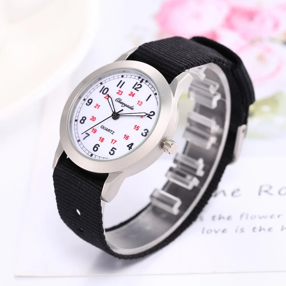 Montre Enfant UTHAI CQ26 Sport Quartz – Fille Garçon Lumineuse Étanche Cadeau