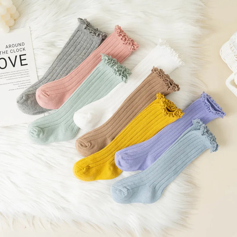 Chaussettes Hautes Fille à Volants Dentelle Fleur – Coton Doux Princesse 0-8 Ans