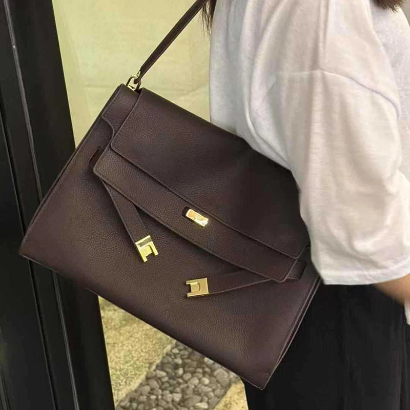 Sac Carré Femme Cuir Suède Luxe – Boucle Dorée Rétro Bandoulière Hiver Premium