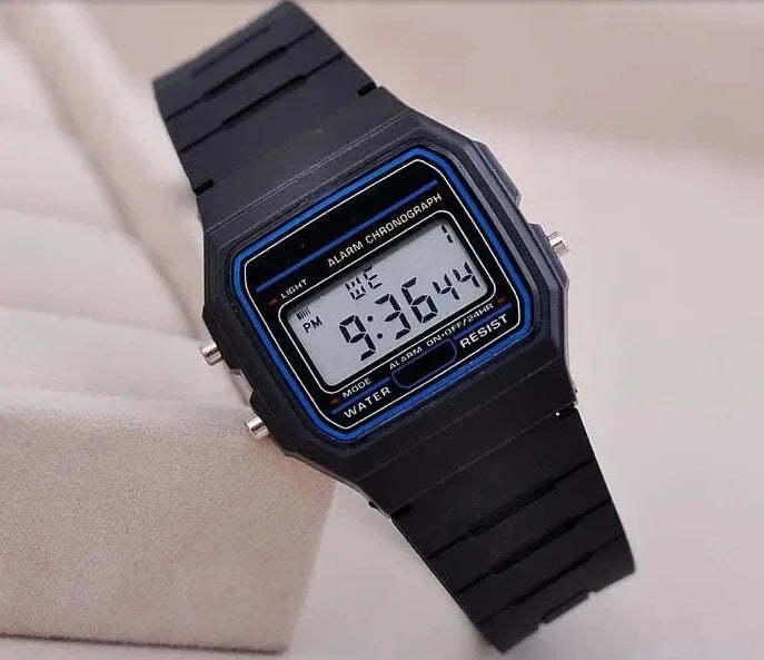 Montre Unisexe Digital LED Or Sport 2025 – Bracelet Électronique Étanche Homme Femme