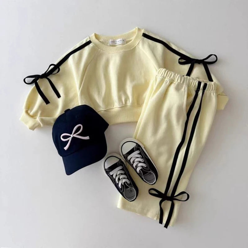 MILANCEL Mädchen-Set Hoodie mit Schleife + Hose 0-5 Jahre – Sportlicher Pullover Herbst 2-teilig