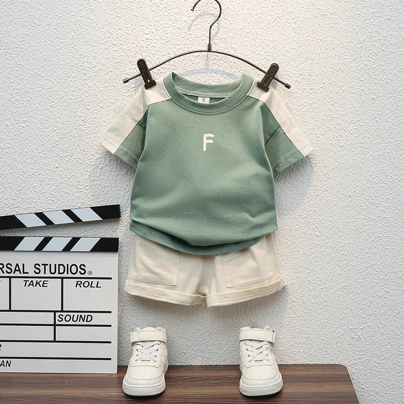 Ensemble 2 Pièces Bébé Garçon Été T-Shirt Imprimé Lettres + Short Cargo Coton – Tenue Fashion Infant