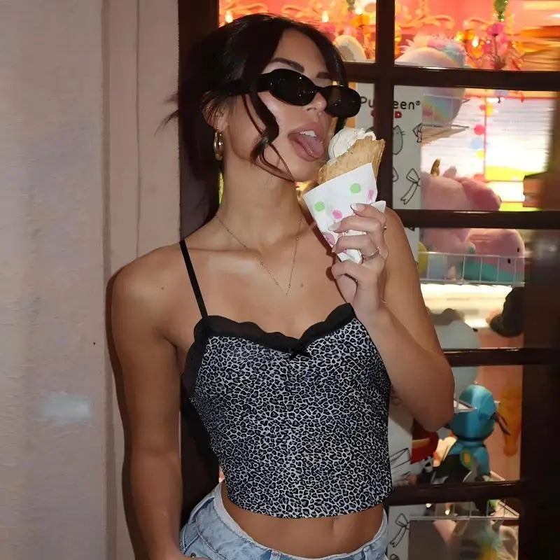 Top Crop Léopard Dentelle & Nœud - Streetwear Femme Festival & Soirée