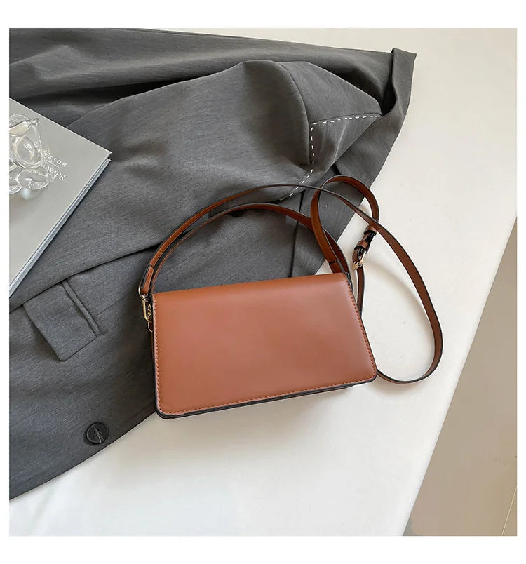 Sac Bandoulière Femme Chaîne Métal Logo – Pochette Crossbody Couleur Unie Fermeture Magnétique