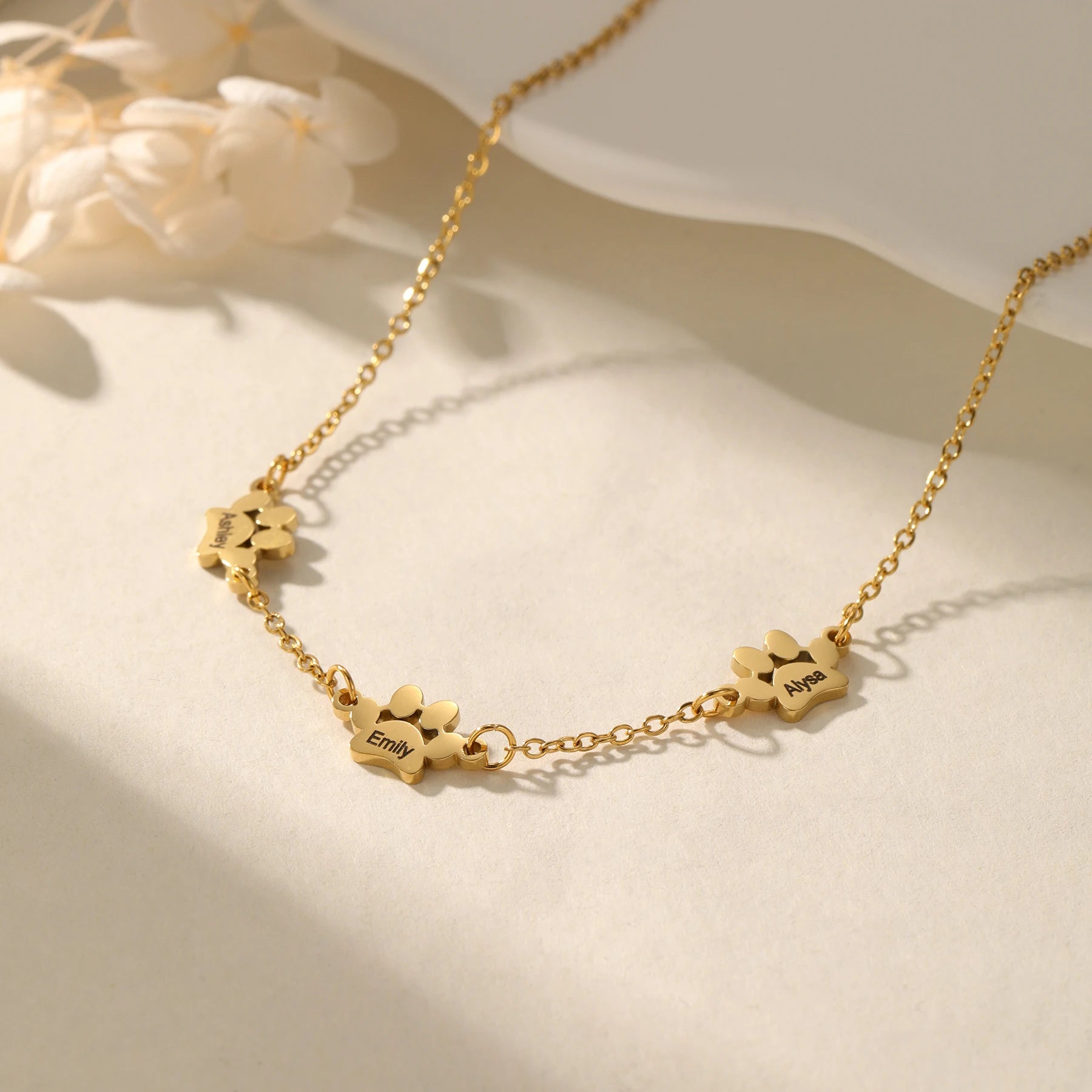 Collier Patte de Chien Personnalisé Prénom – Pendentif Minimaliste Bijou Animal Famille
