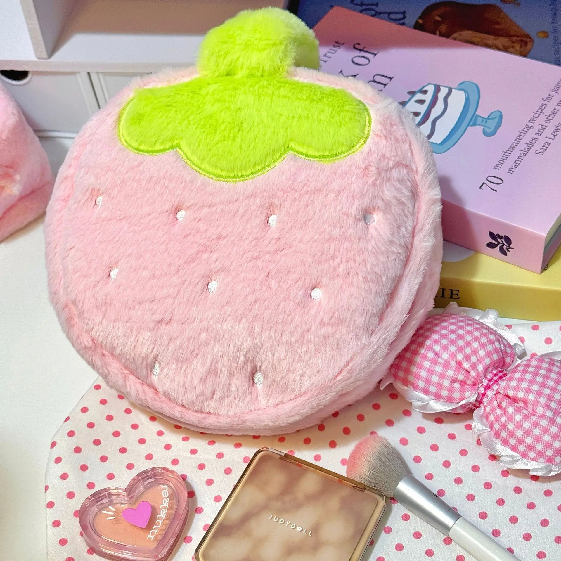 Trousse Maquillage Fraise Peluche – Grande Capacité | Organisateur Cosmétique Voyage