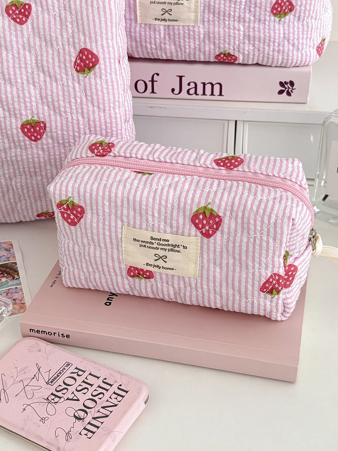 Trousse Cosmétique Fraise Rayée – Pochette Maquillage Portable Voyage | Organisateur Femme Kawaii