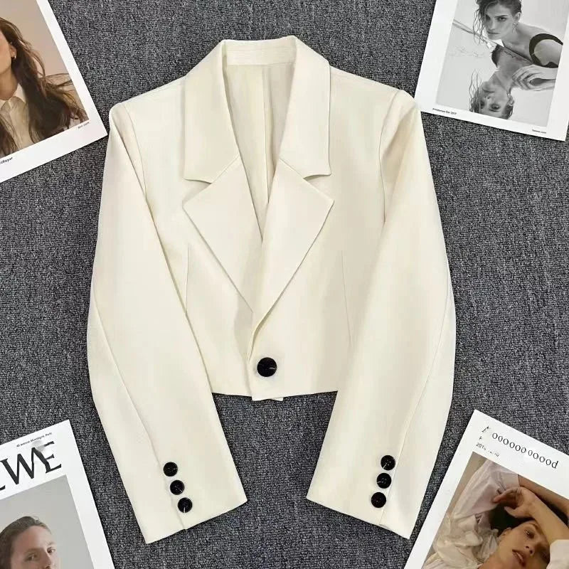 Blazer Court Noir Femme – Col Cranté & Bouton Unique | Style Coréen Chic Tendance