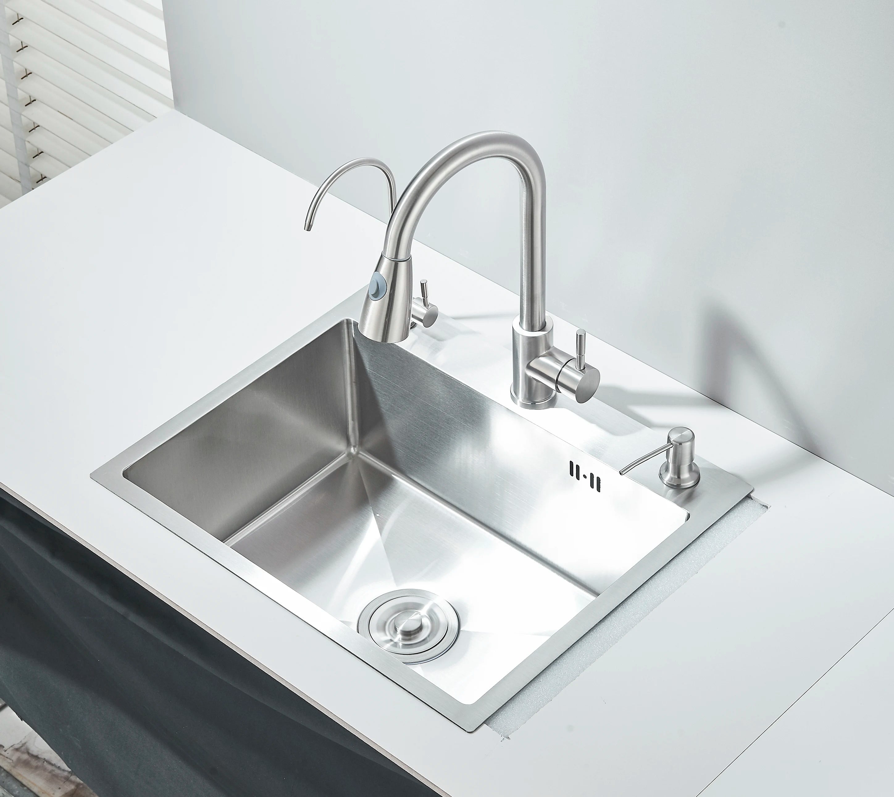 Évier Inox 55x45cm avec Robinet & Distributeur de Savon – Kit Complet Bonde + Panier | Cuisine