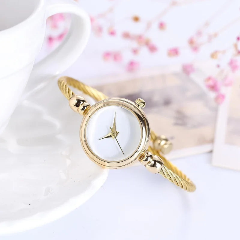 Montre Femme MAYZHISU Rétro Quartz Or – Bracelet Bangle Chaîne Acier Luxe Minimaliste