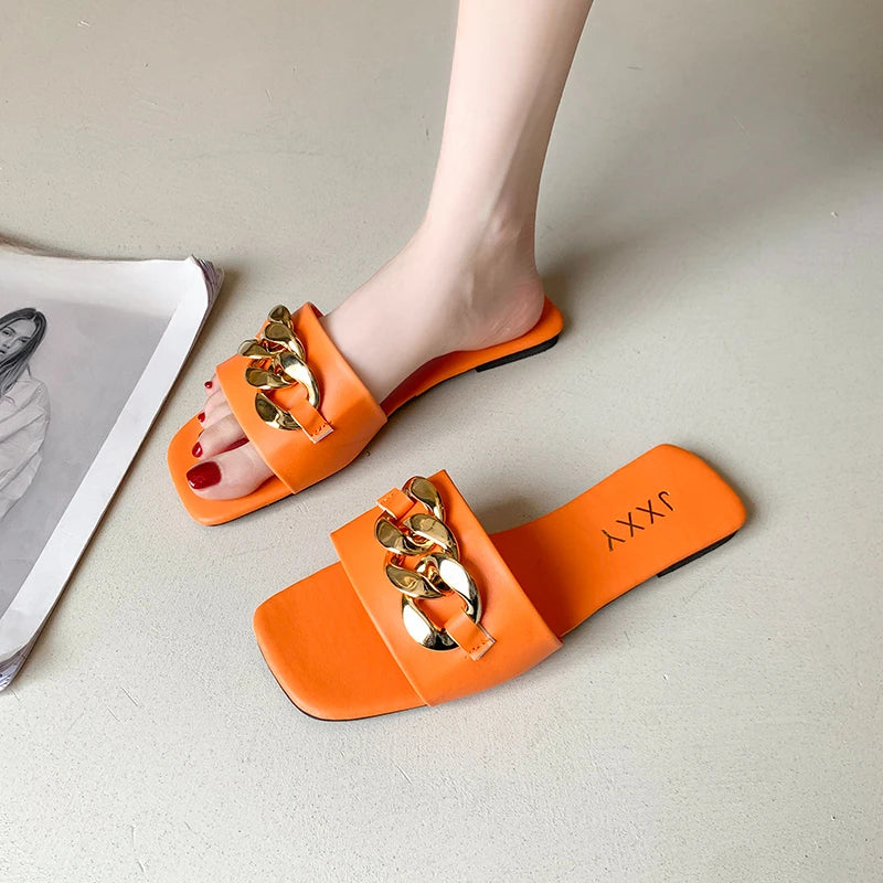 Mules Chaîne Bout Carré Femme 2025 – Sandales Plates Slide Décoration Métal Plage Casual