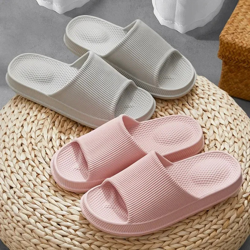 Tongs Cloud EVA Massage Unisexe – Semelle Douce Slides Intérieur Extérieur Été 2025
