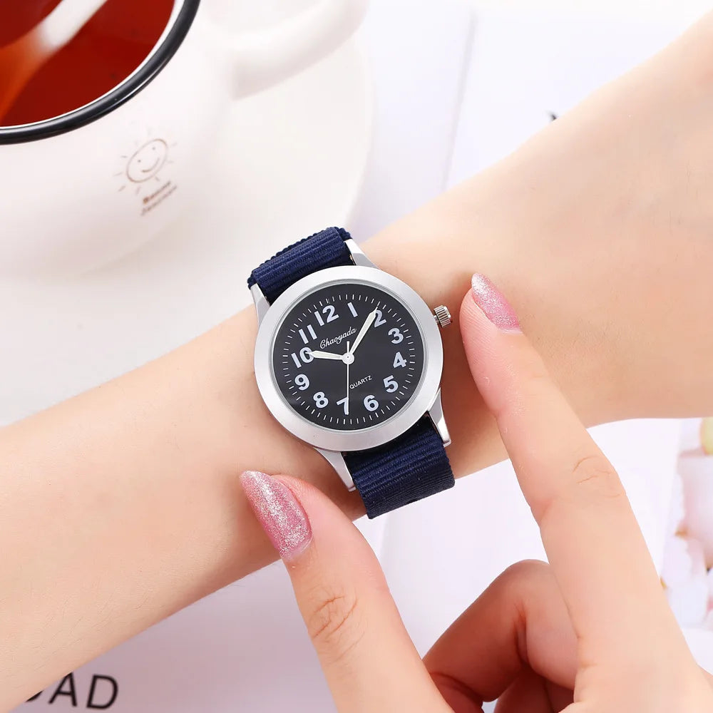Montre Enfant UTHAI CQ26 Sport Quartz – Fille Garçon Lumineuse Étanche Cadeau