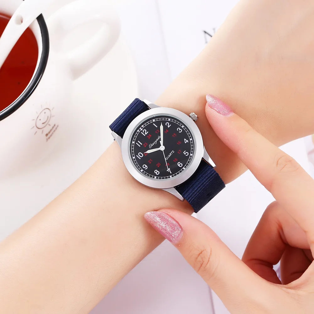 Montre Enfant UTHAI CQ26 Sport Quartz – Fille Garçon Lumineuse Étanche Cadeau