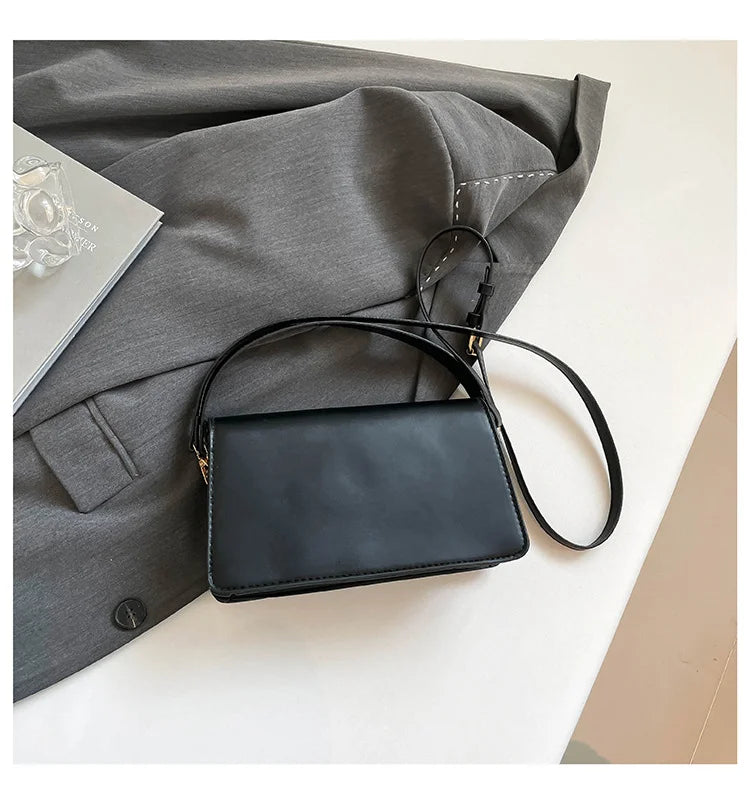 Sac Bandoulière Femme Chaîne Métal Logo – Pochette Crossbody Couleur Unie Fermeture Magnétique