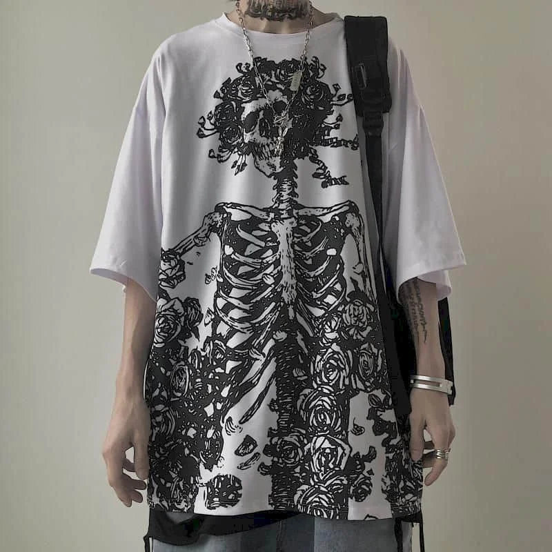 T-Shirt Unisexe Gothic Skull Oversize Loose Été – Streetwear Dark Anime Y2K Manches Courtes Tendance | Mode Homme & Femme