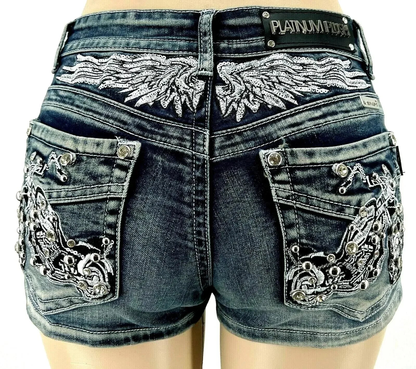 Short Jean Femme Taille Basse Denim Lavé Rivets Broderie Ailes Moto Y2K Gothic Sexy – Style Hot Girl Vintage
