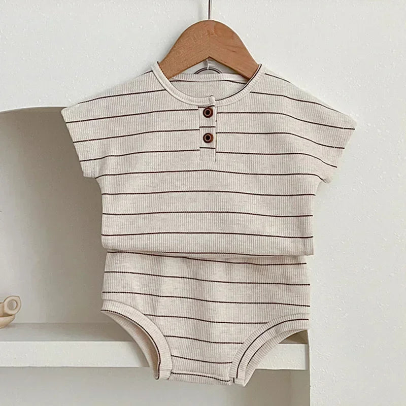 Ensemble 2 Pièces Bébé T-Shirt + Short Rayures Style Sportswear – Tenue Été Garçon Fille Douce