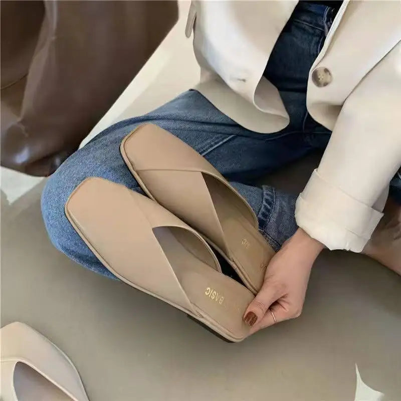 Mules Designer Cuir Bout Pointu Femme Été 2025 – Sandales Élégantes Chic Low Heel