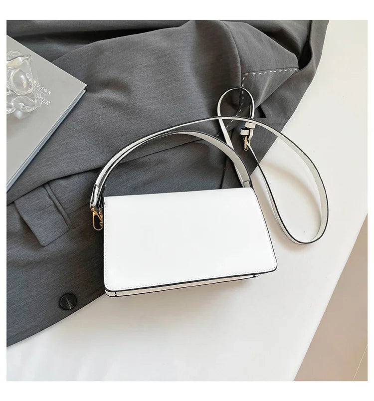 Sac Bandoulière Femme Chaîne Métal Logo – Pochette Crossbody Couleur Unie Fermeture Magnétique