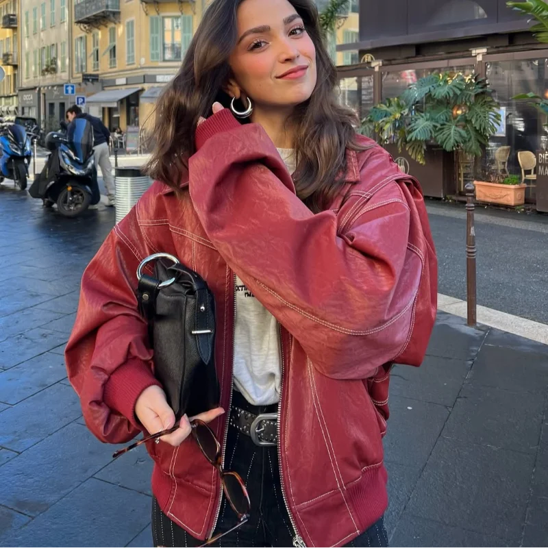 Kurze Damenjacke aus weinrotem PU-Leder, schmal geschnitten, Motorradstil, Reißverschluss, Revers, lange Ärmel – lässiger, schicker Perfecto | Highstreet