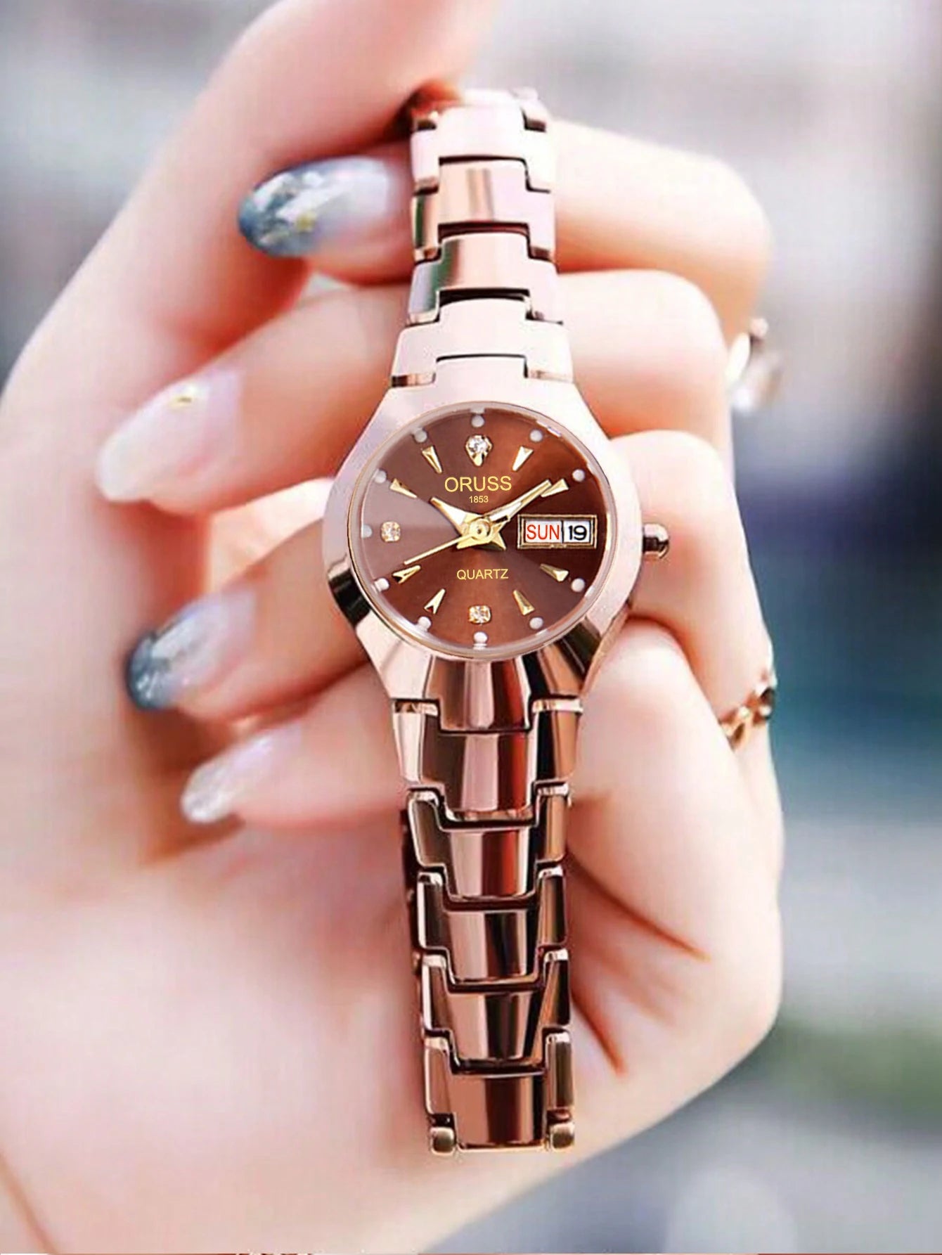 ORUSS Damen Armbanduhr Business Casual Luxus Edelstahl Quarz Datum Tag Wasserdicht 30M – Elegant Fashion
