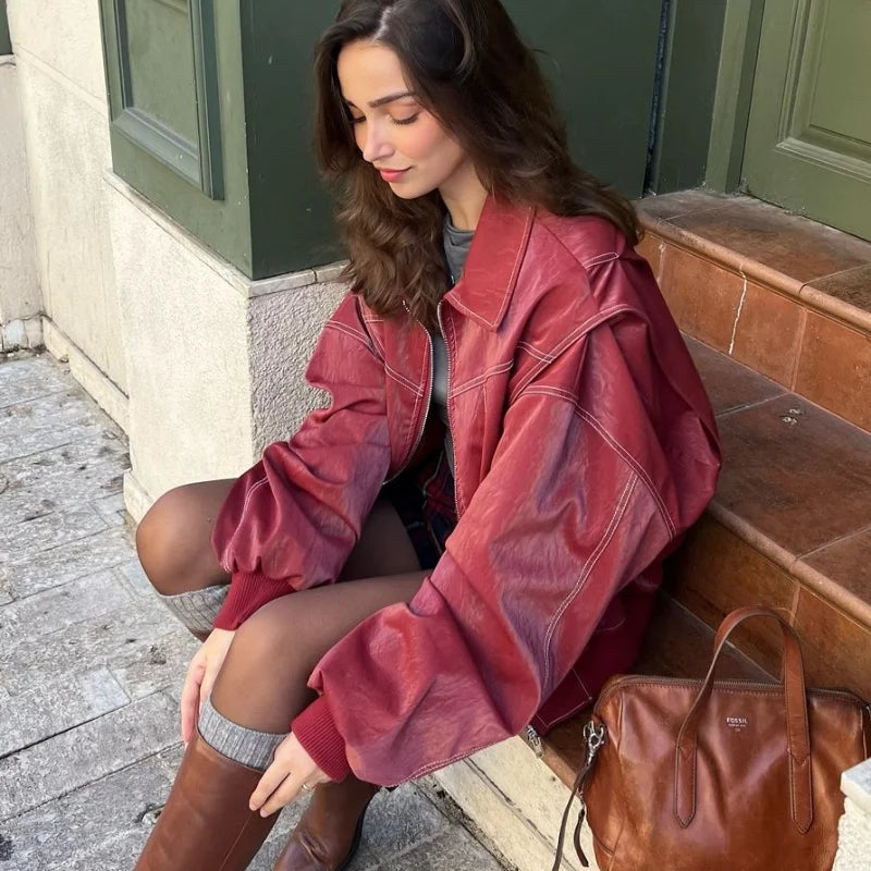 Kurze Damenjacke aus weinrotem PU-Leder, schmal geschnitten, Motorradstil, Reißverschluss, Revers, lange Ärmel – lässiger, schicker Perfecto | Highstreet