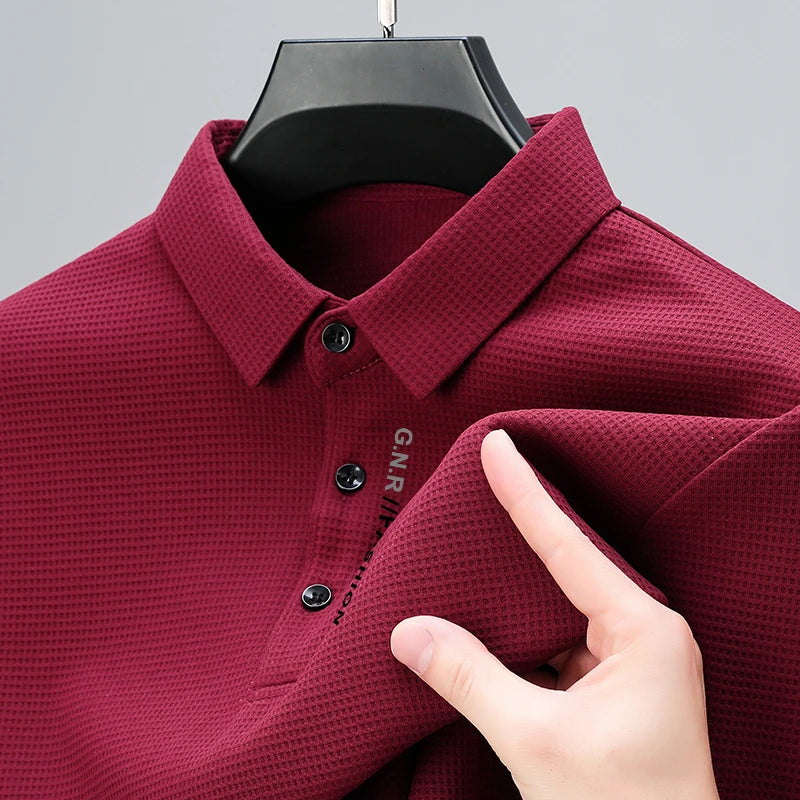 Polo Homme Manches Longues Texture Gaufrée Waffle Col Reversé Lettres Imprimées Casual Tendance – Top Polo Texturé Élégant Streetwear | Mode Homme Premium