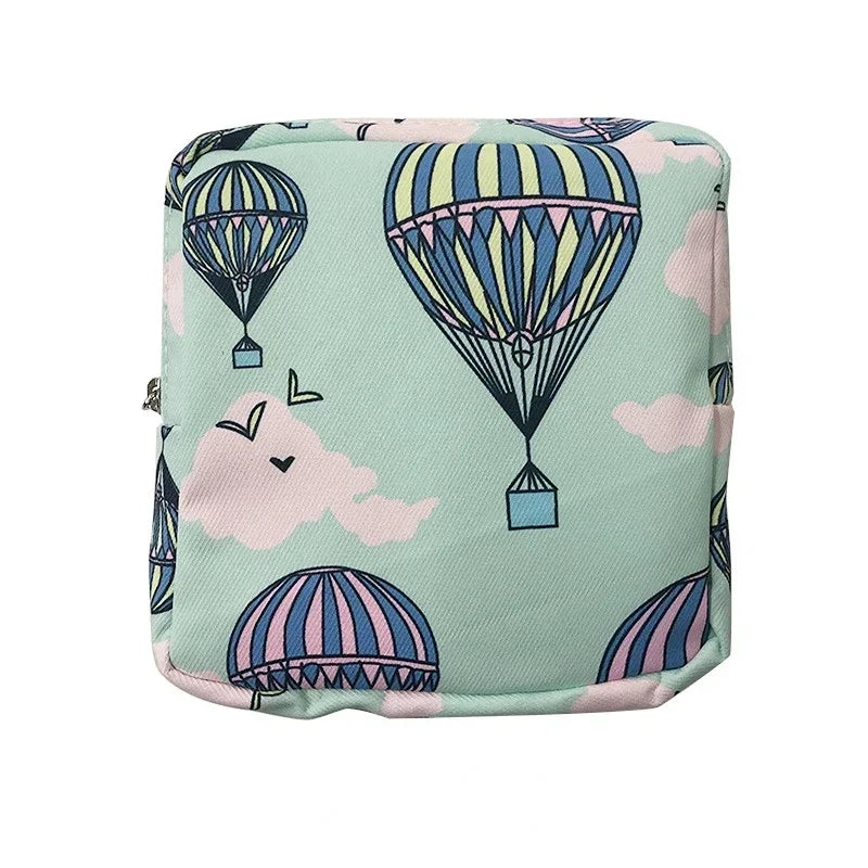 Mini Trousse Cosmétique Zippée Femme – Serviettes Hygiéniques, Rouge à Lèvres & Voyage | Pochette Monnaie & Écouteurs