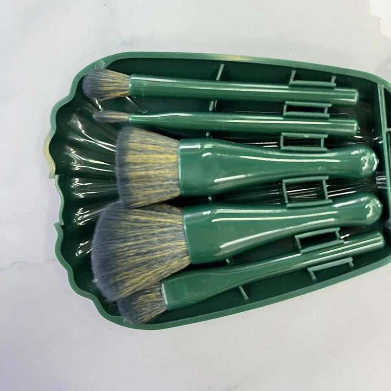 Set 5 Pinceaux Maquillage Coquillage Portable avec Miroir HD – Poils Doux, Lèvres & Retouches | Trousse Cosmétique Complète