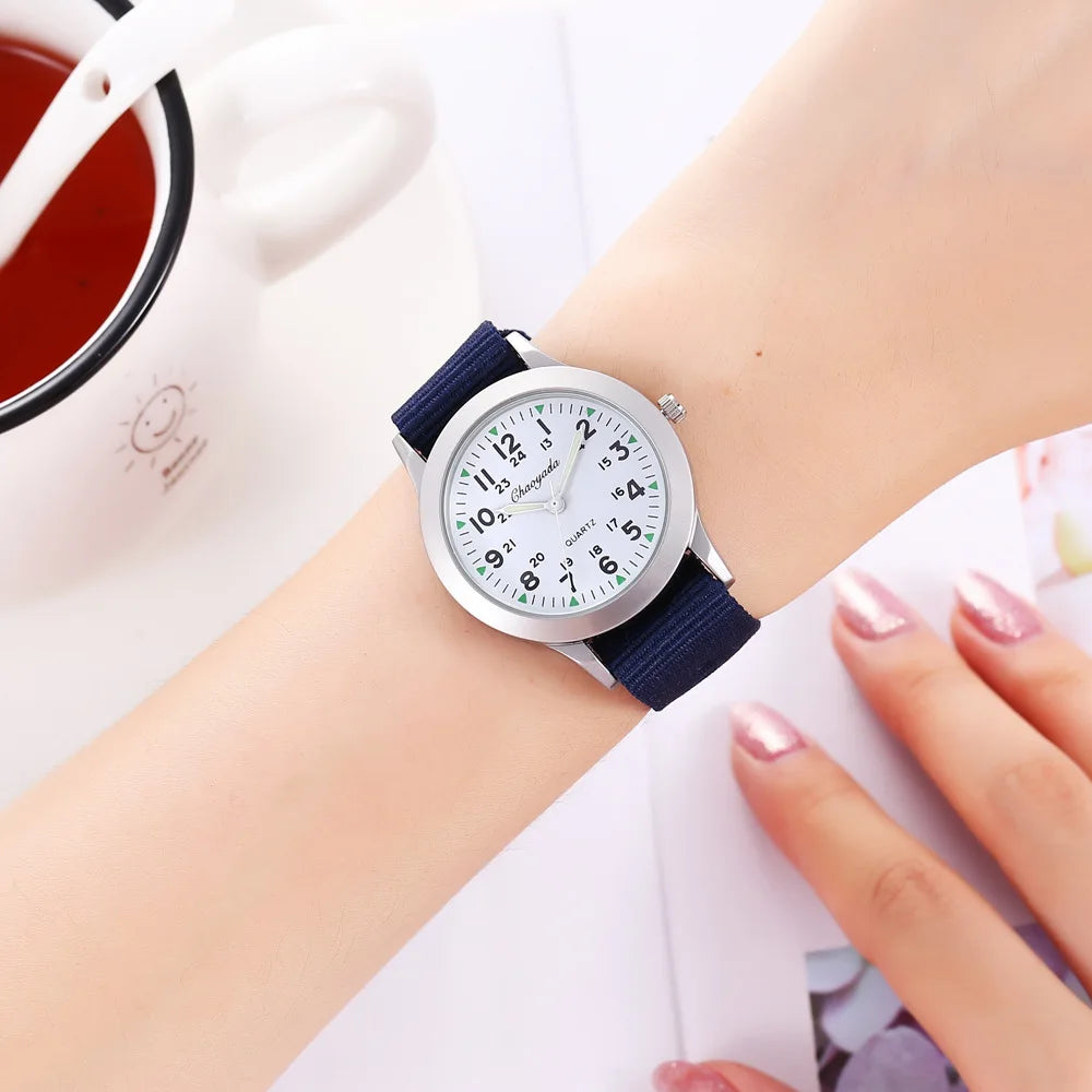 Montre Enfant UTHAI CQ26 Sport Quartz – Fille Garçon Lumineuse Étanche Cadeau