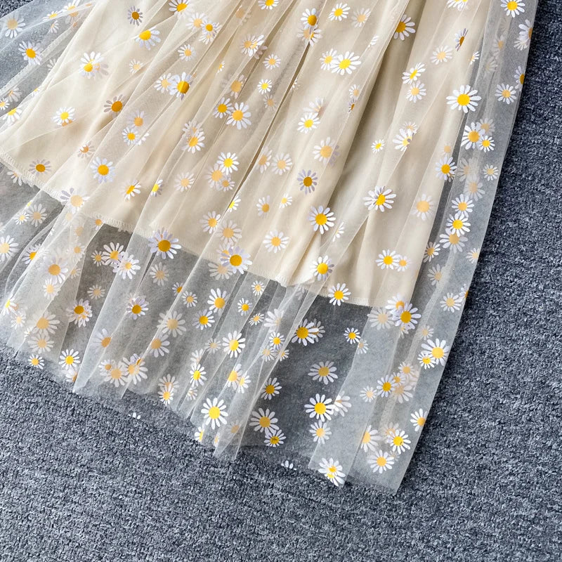 Robe Longue Dentelle Mesh Imprimé Marguerites - Bretelles Fines Fronces Sexy Korean Fashion Été