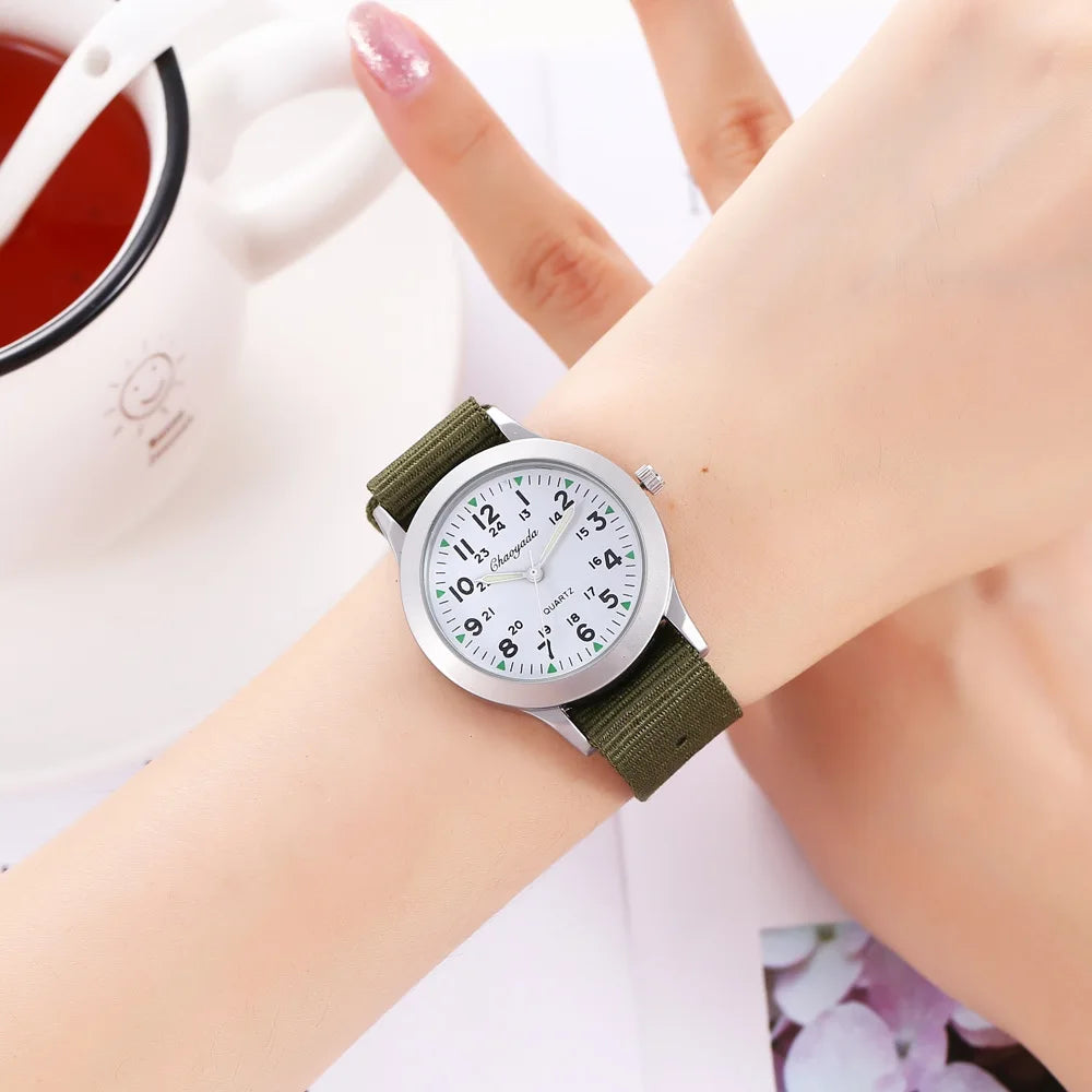 Montre Enfant UTHAI CQ26 Sport Quartz – Fille Garçon Lumineuse Étanche Cadeau