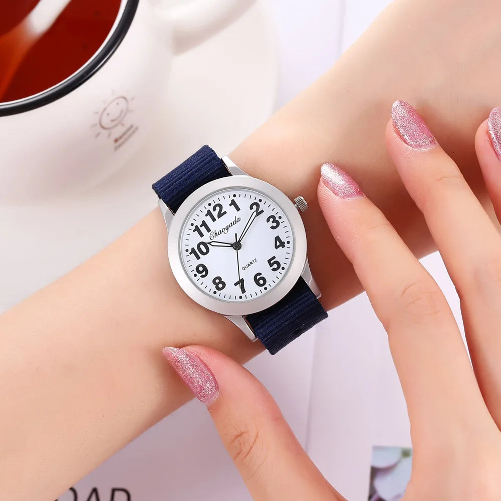 Montre Enfant UTHAI CQ26 Sport Quartz – Fille Garçon Lumineuse Étanche Cadeau