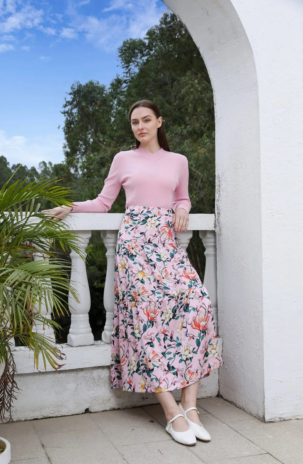 Robe Slip Satin Fleurie Rose Poudré Femme – Pull Tricoté Col V Élégant Jupe Printemps Été | AP 2025