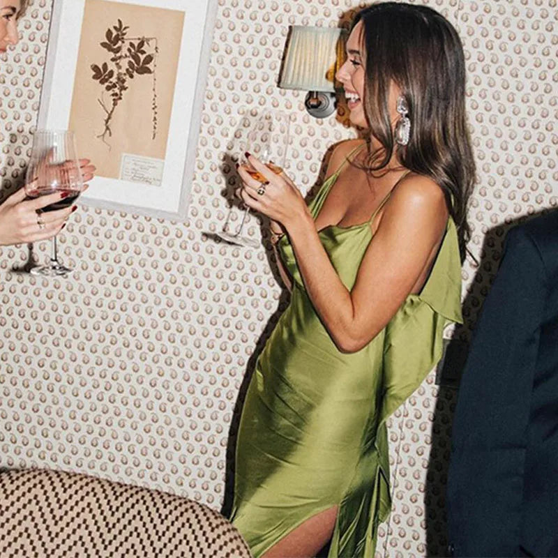 Robe Maxi Satin Femme Volantée Bretelles Fente Latérale Dos Nu Sans Manches Sexy – Longue Élégante Soirée Club | Glamour 2025