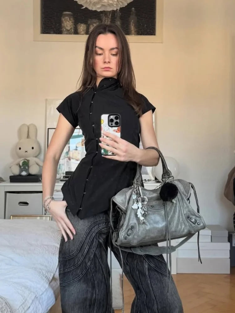 Blouse Femme Noir Vintage Boutons Irréguliers Col Revers Manches Courtes Slim Crop Top – Y2K Streetwear | 2026